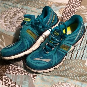 Brooks pure cadence women’s running shoes